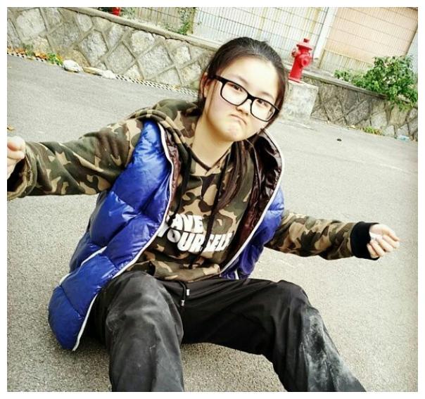 买宝瑶沦为父母婚变牺牲品20岁仅初中学历未来何去何从