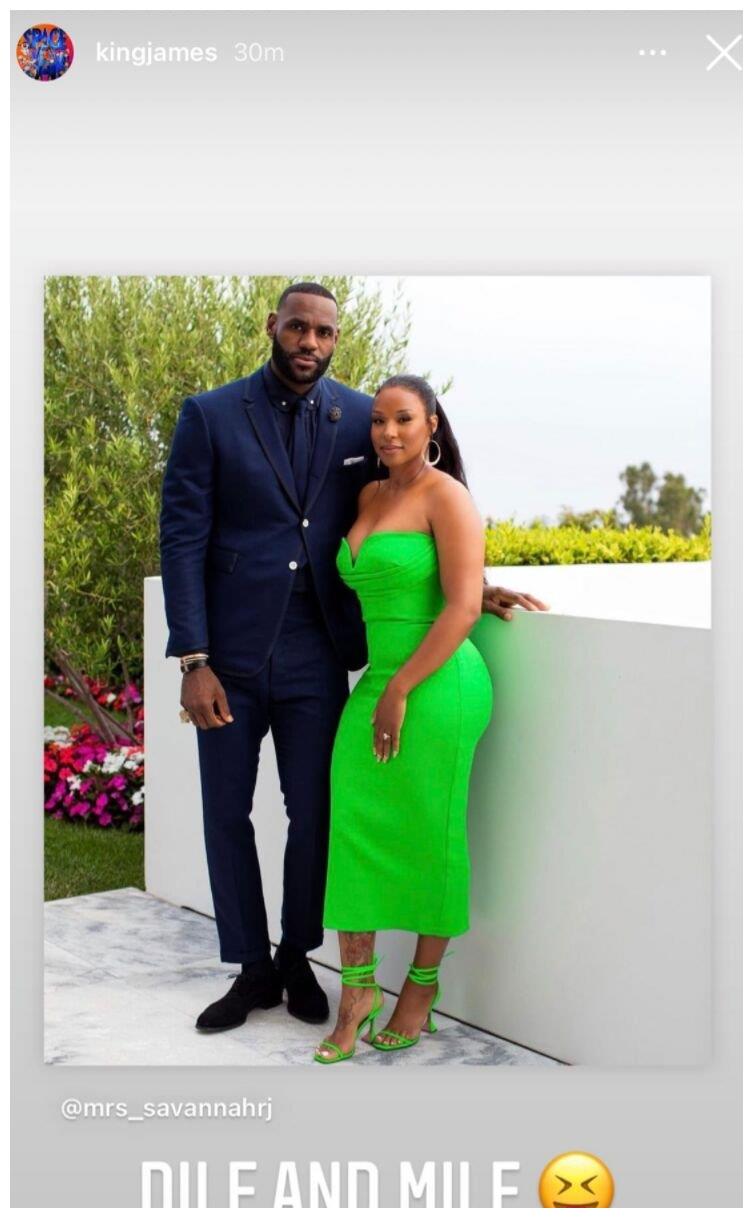 詹姆斯晒与妻子合照,配文不可描述