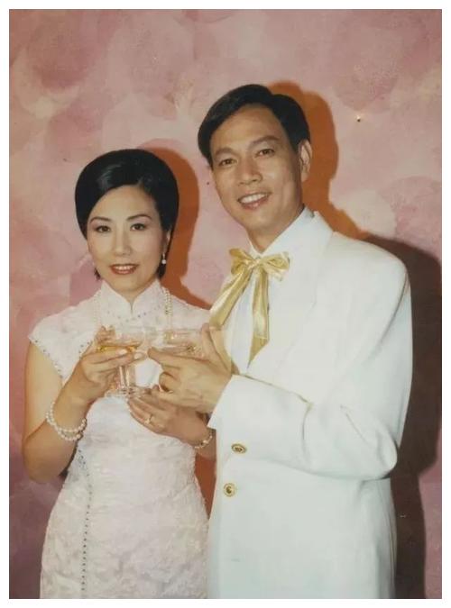 可怜的汪明荃:多次被情所伤,与丈夫先后患癌,如今咋样了?