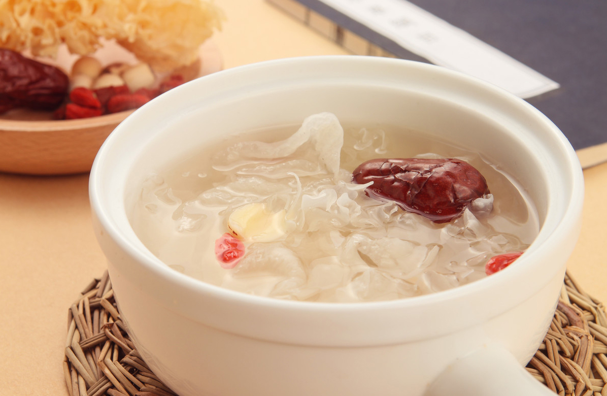 常喝银耳莲子汤能减肥吗?