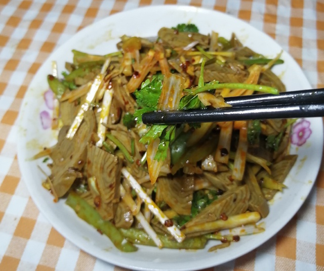 掌握这三个窍门,做出的家常凉菜凉拌素火腿,香嫩好吃,开胃下饭