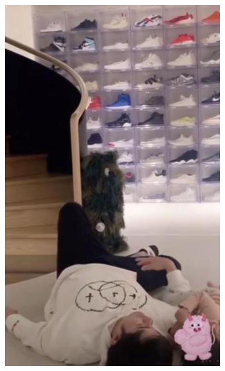 陈赫豪宅曝光,看到他家的墙,网友:抵得上上海一套房!