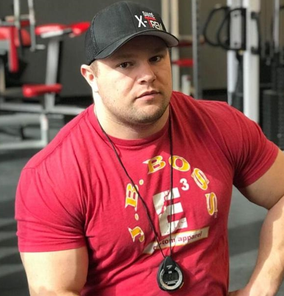 24岁肌肉壮男,曾是2011年南非最强壮男人,由于腿筋撕裂导致弃赛