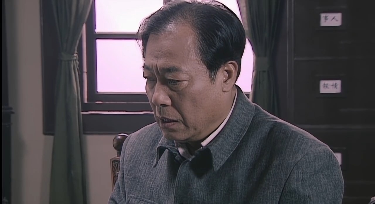潜伏：戴局长出事了，吴敬中决定要亲自去重庆查看情况！|历史_新浪新闻