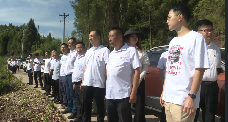 破茧成蝶后怎样绽放？南充嘉陵的龙蟠这个动作背后包裹着啥名堂…休闲区蓝鸢梦想 - Www.slyday.coM