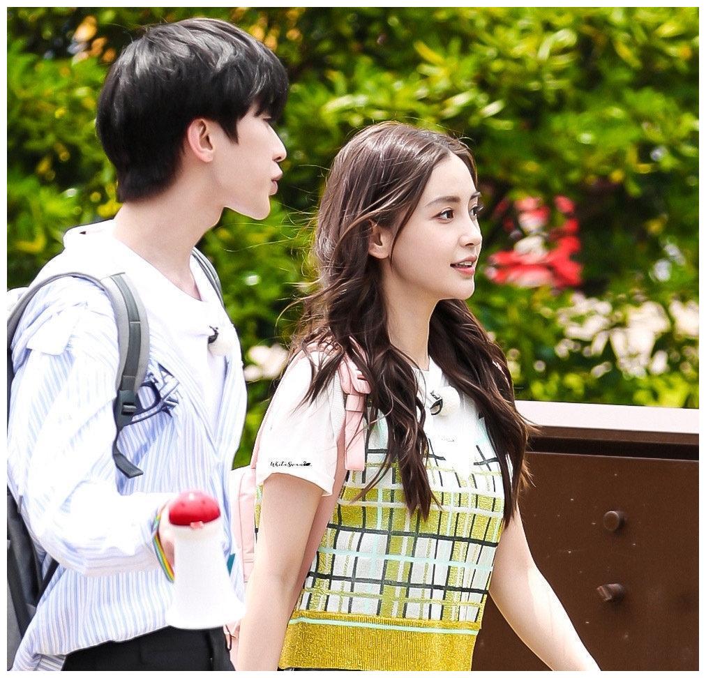 baby和蔡徐坤同框画面曝光豪门姐弟太养眼