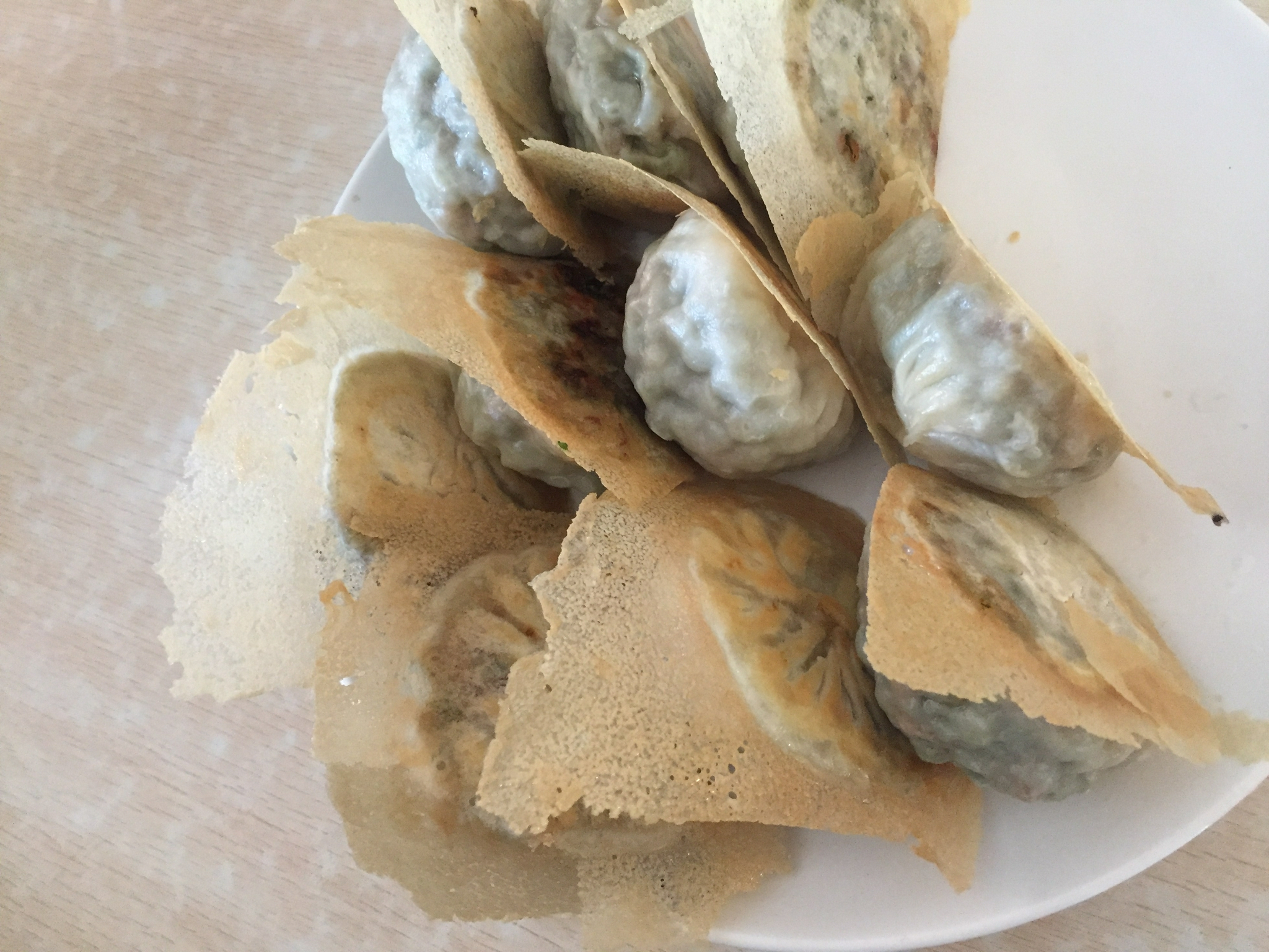 山东纸皮包子,如其名,皮薄馅多,好吃