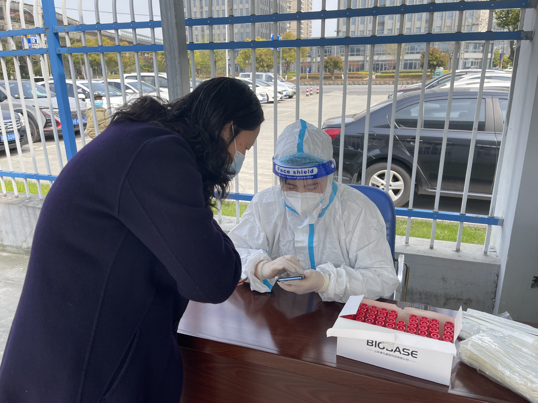 "这是梅村街道综合行政执法局执法中队尤佳炜最近说得最频繁的一句话