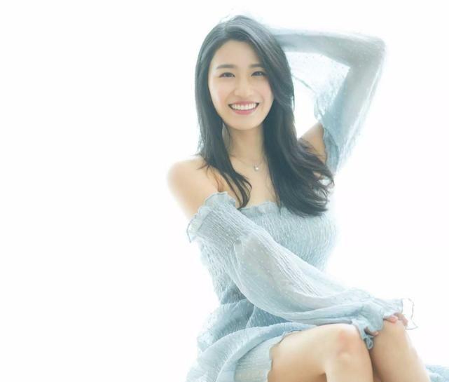 媒体曝光了两人的事件之后,林芊妤还在一再强调林知誉是自己的男朋友