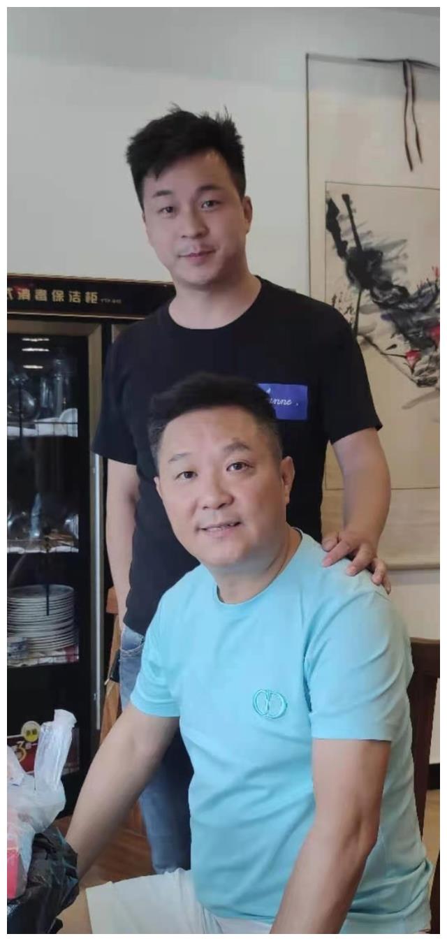 24号李艾与六小龄童登上头条重庆电视台时尚频道冷暖人生演员中国都市