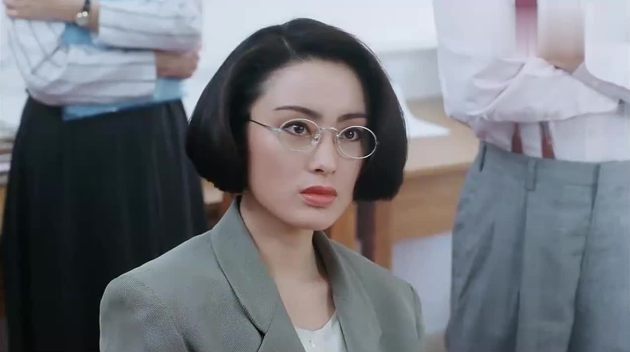 这关系太复杂了,周星星和曹达华硬被凑成父子,有点意思