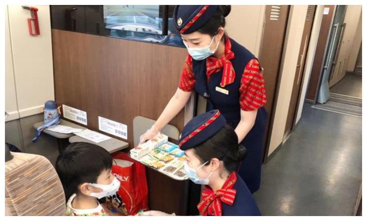 男孩高铁一路尖叫,女乘客提醒反被母亲扇耳光,这样的教育真可怕休闲区蓝鸢梦想 - Www.slyday.coM 男孩高铁一路尖叫,女乘客提醒反被母亲扇耳光,这样的教育真可怕休闲区蓝鸢梦想 - Www.slyday.coM