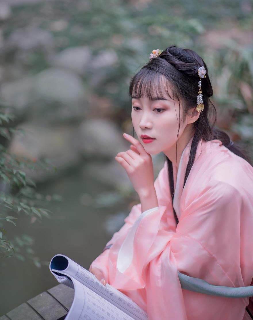 知性优雅的大家闺秀知书达理古风汉服图片