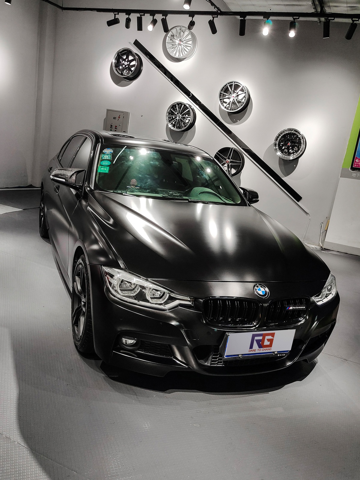 今天给大家看看我的宝马3系改色-新浪汽车