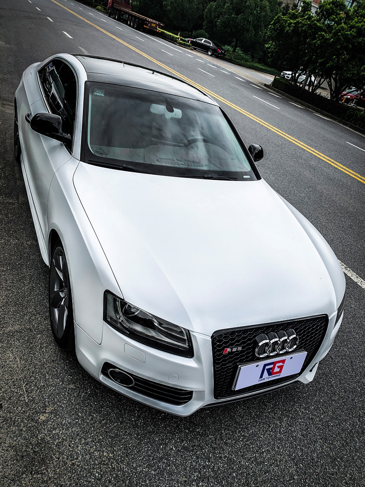 奥迪a5车身改色电光白月光 rg瑞集改色膜浙江湖州