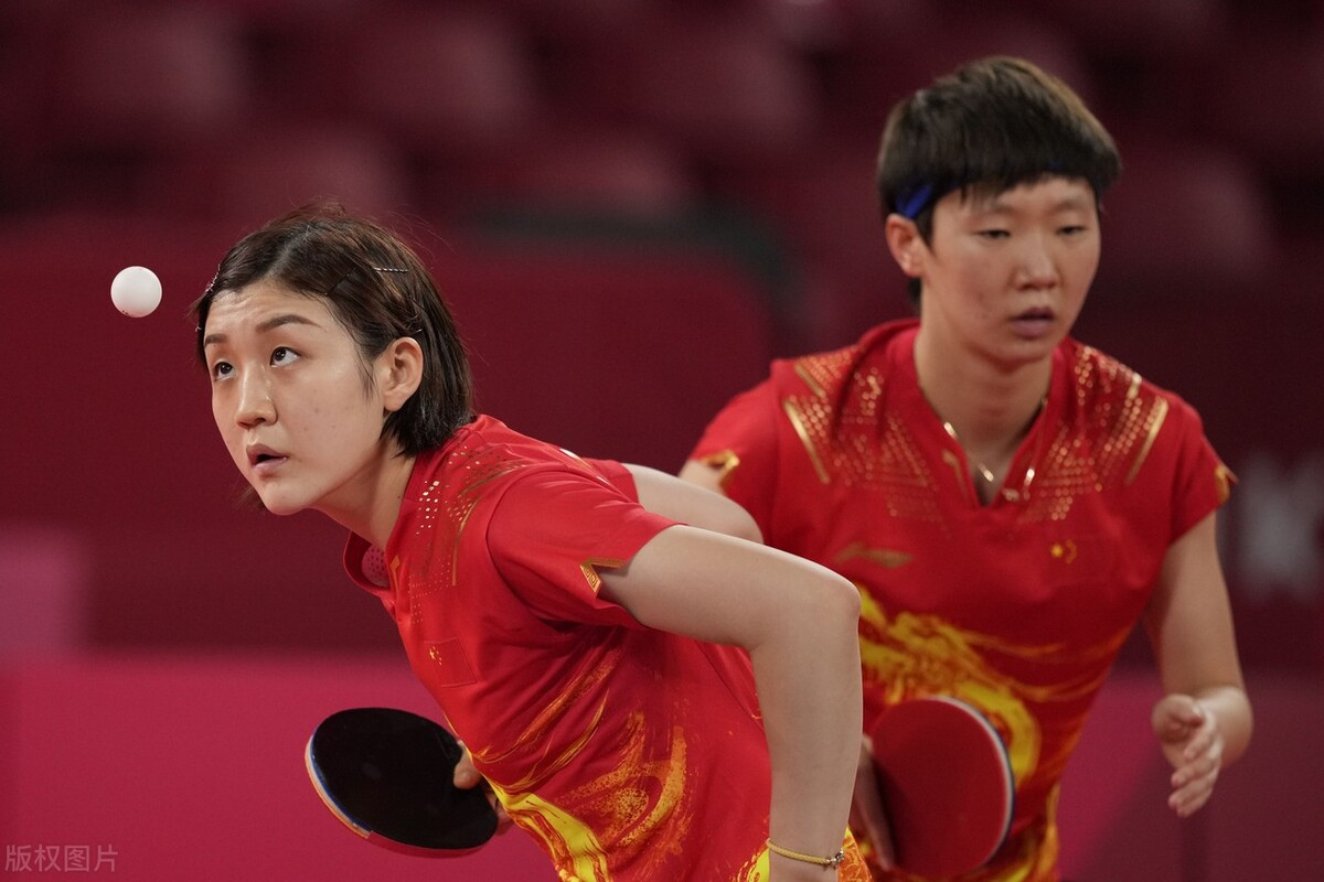 中国女子乒乓球队晋级四强八强战横扫新加坡孙颖莎再次发威