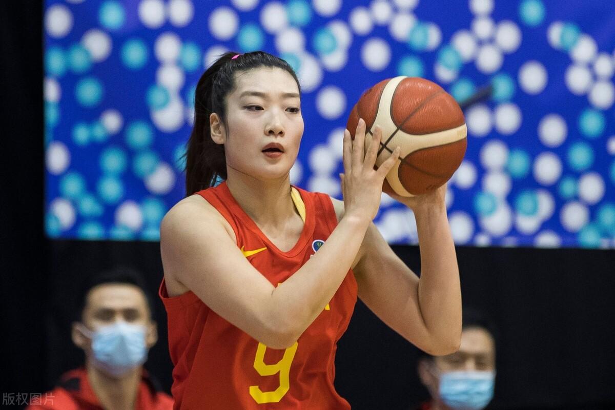 李梦私照再遭曝光！4点国家队规范违反2点，媒体人：国手资格没了|李梦|张隆|国家队_新浪新闻