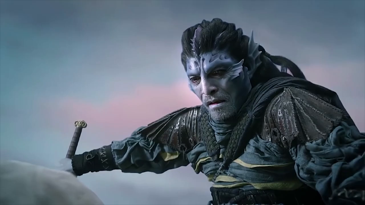 鲛人族头领悲痛欲绝,发誓与夜华不共戴天,夜华送素素回到凡间