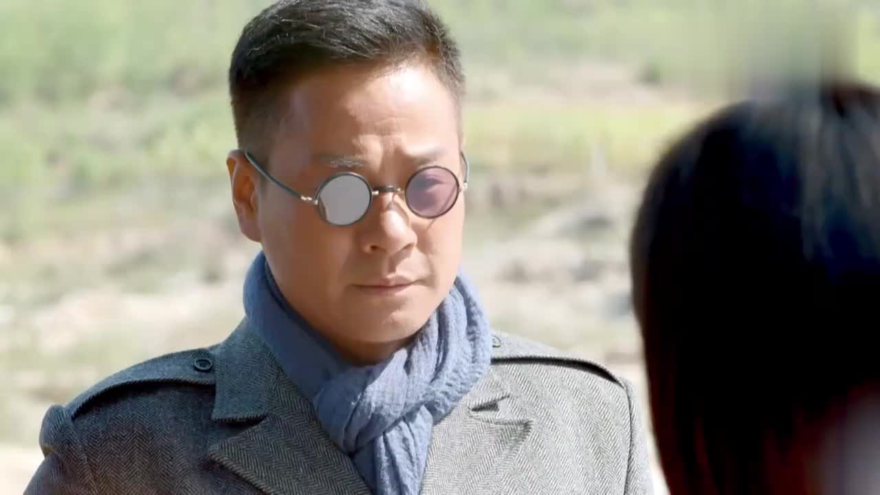 左手劈刀:龙飞想与俪涵分手,不想她忧心,俪涵却不愿意_新浪新闻