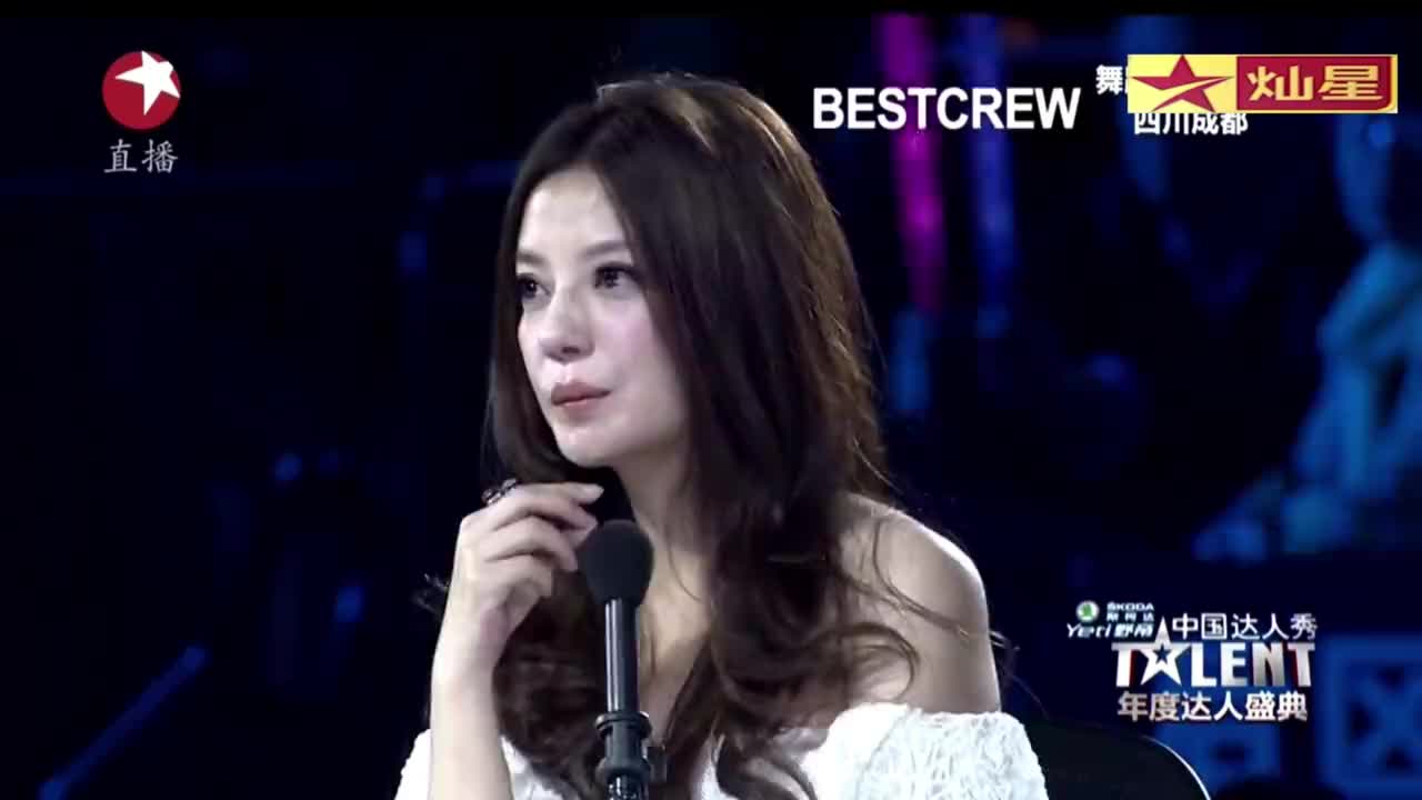 中国达人秀:家庭主妇自学美声,上达人秀演唱经典,引观众惊奇