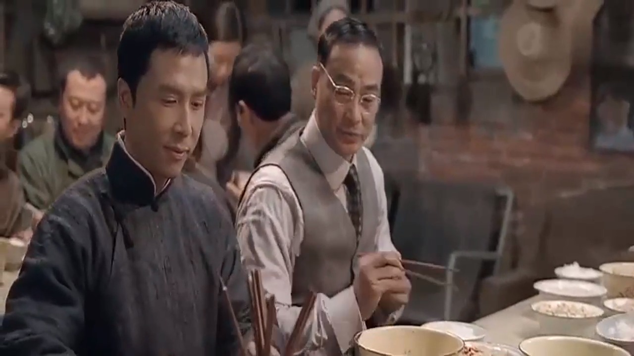 叶问：凡是给日本人做走狗的，都没好下场，太无奈了|甄子丹_新浪新闻