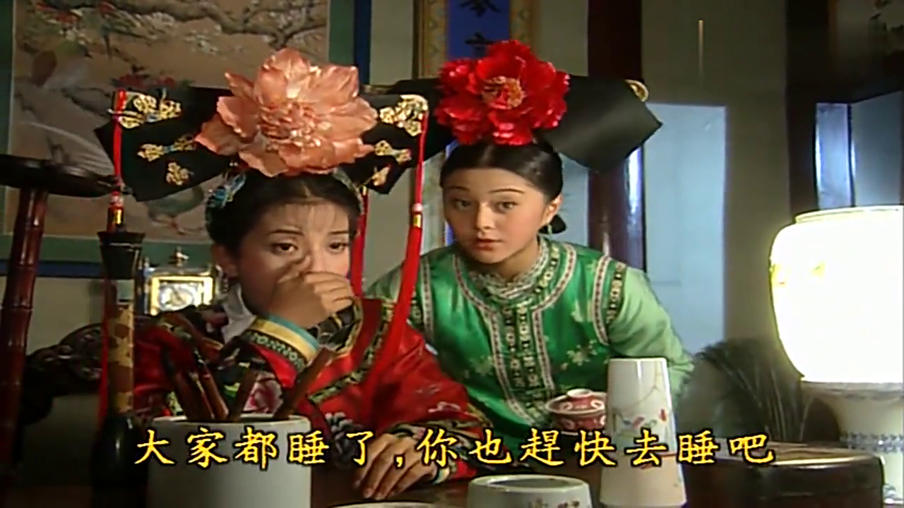 紫薇唱的歌让乾隆伤感,小燕子和乾隆大打出手