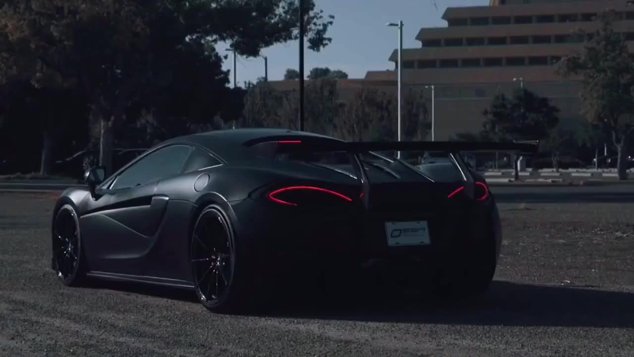 全黑的迈凯伦, 最帅气的黑武士