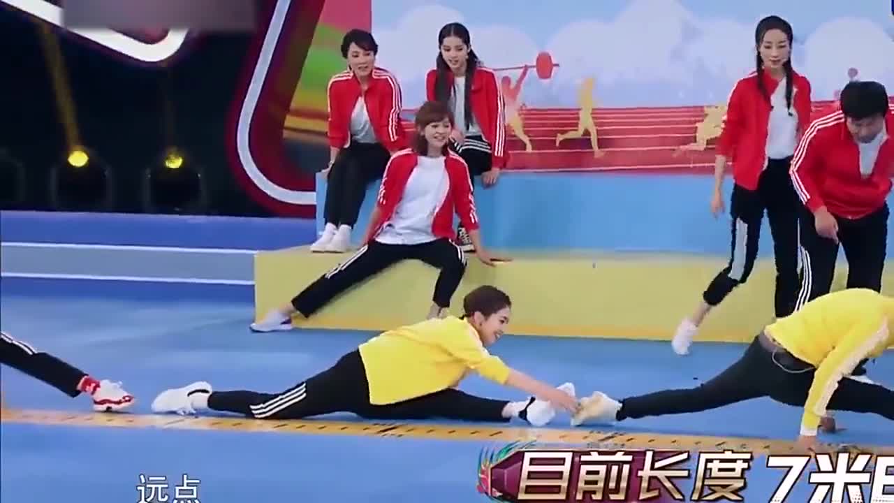 王牌:贾玲拼了老命踢腿,被王源沈腾无情嘲笑!