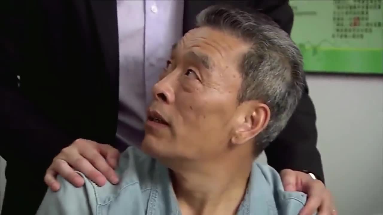 孩奴:妈把孩子试卷镶在相框里,给孩子训哭爷爷怒了