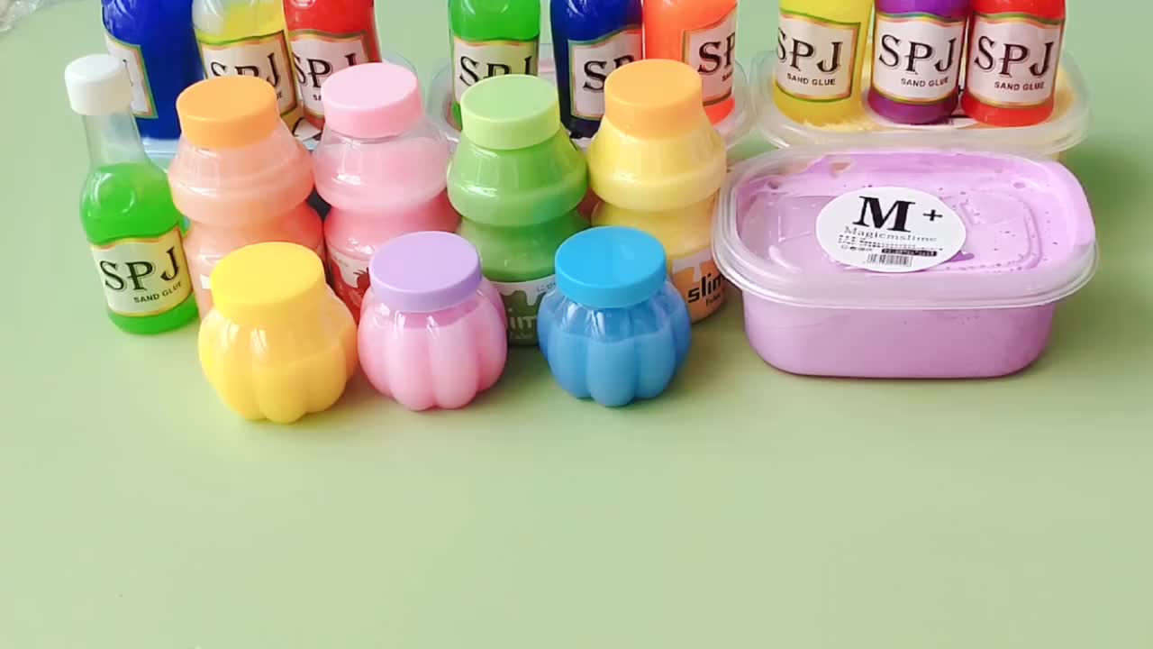 儿童手工制作史莱姆起泡胶玩具,放松解压 视频