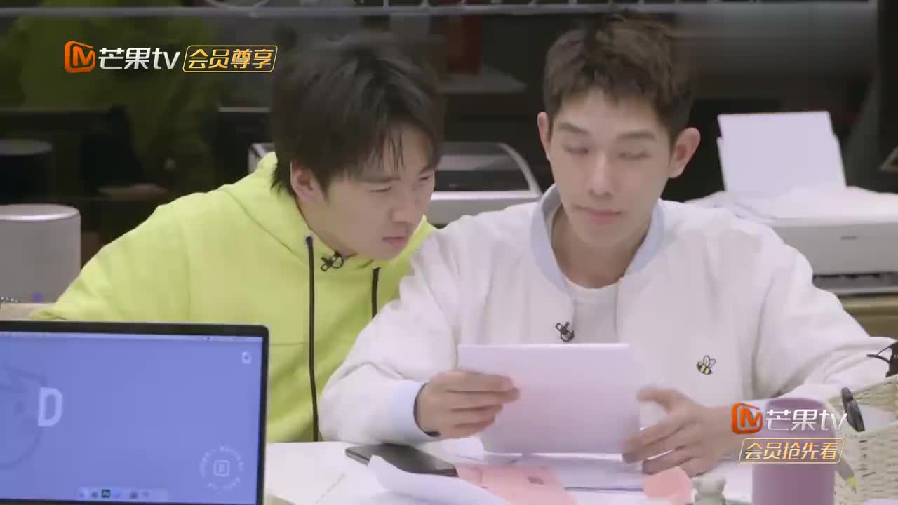 王锵教你怎么办!何炅直呼:这个太棒了!