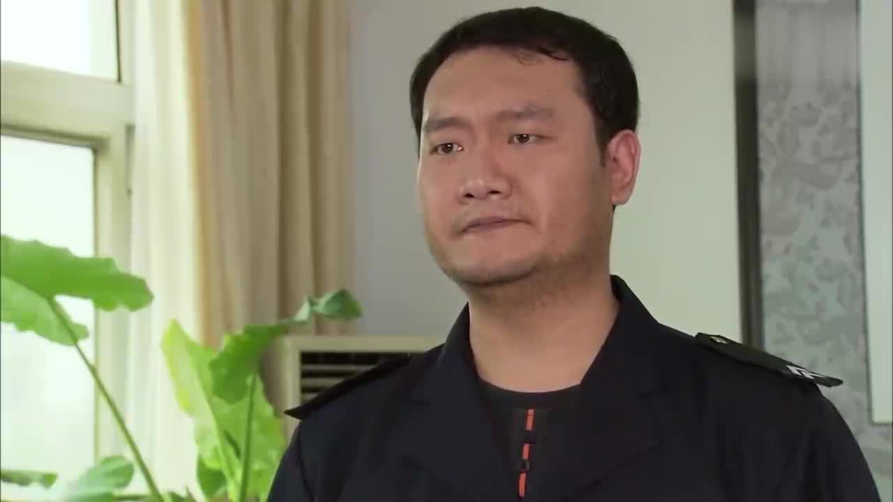 乡里彩虹城里雨大闯向张中原提出辞职,他和山根搬走,豆妹来送行