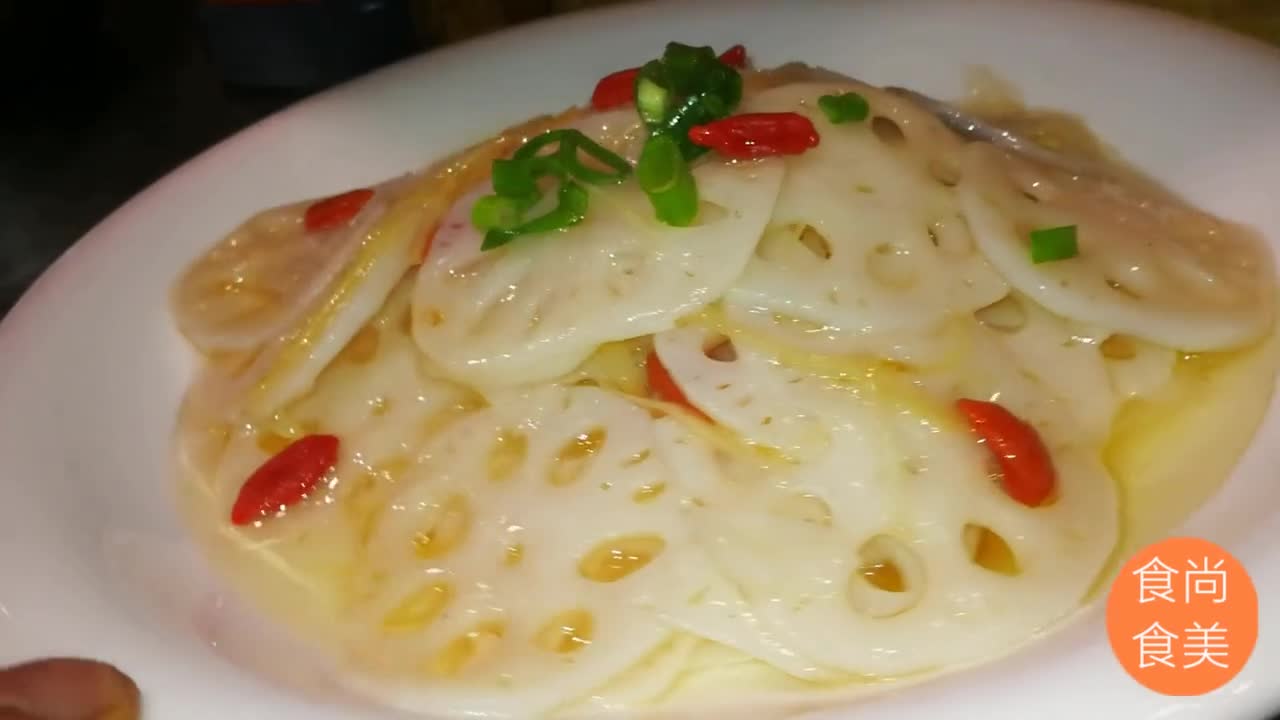 厨师长教如何做醋汁滑炒藕片,酸甜爽脆健脾开胃,关键是不会发黑