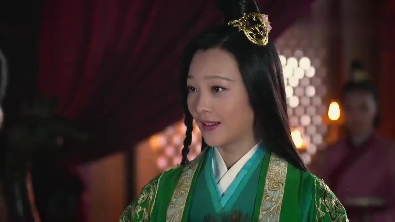芈月传:魏美人一直挡住鼻子,大王大怒,直接让人割掉她的鼻子