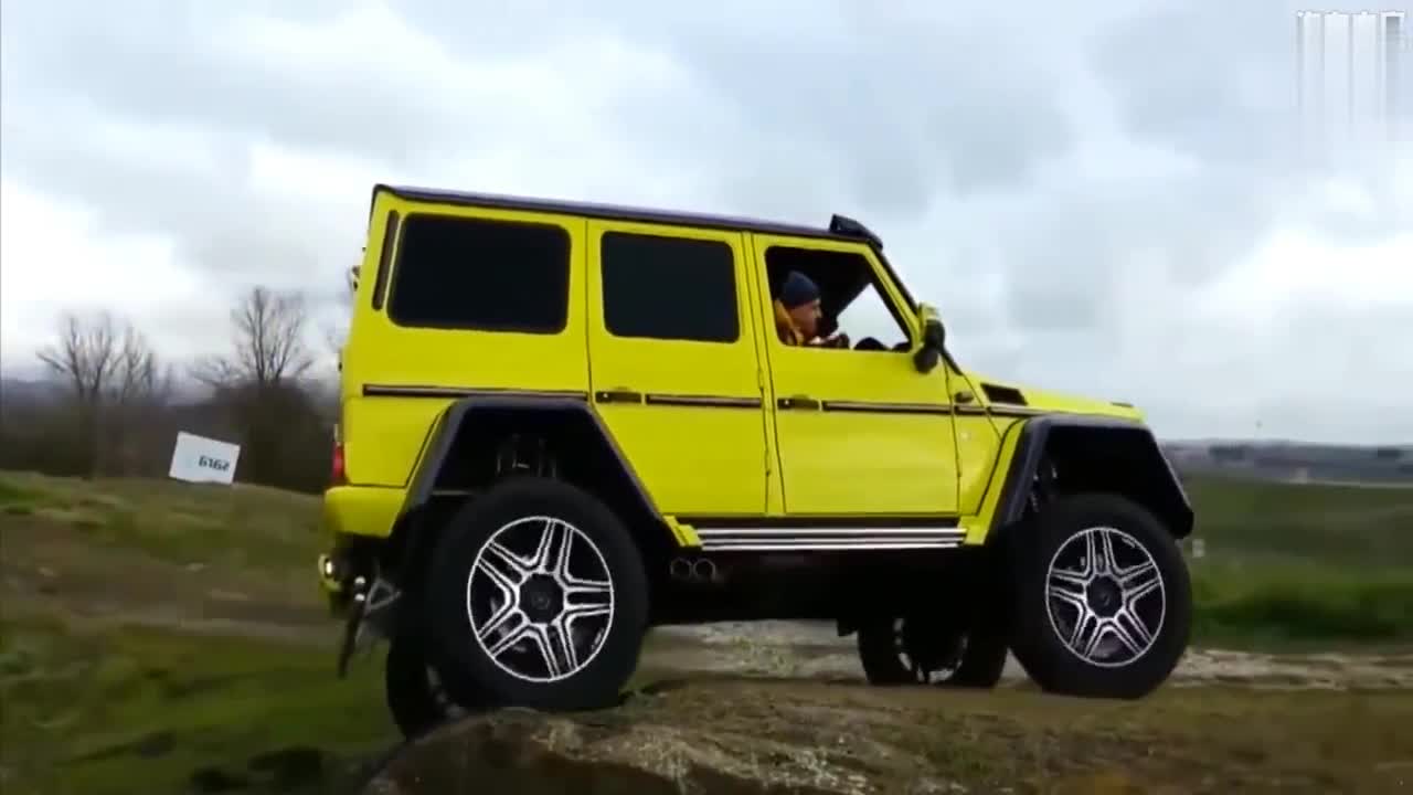 奔驰4x4的平方野外高强度越野展示