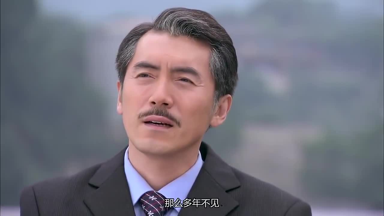 奶奶再爱我一次:儿子荣归故里,却被当成外地人,心拔凉拔凉的!
