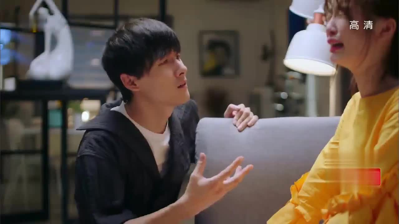 女学生恋上男老师，被拒绝后的反应，可爱到爆_新浪新闻