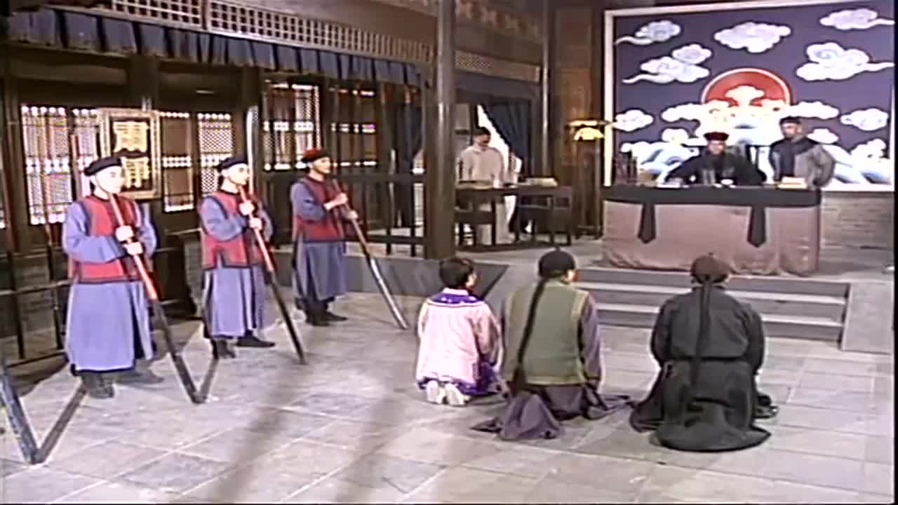 草民县令:张富贵判案越发娴熟,几分钟就审完案情,公堂炸开了锅