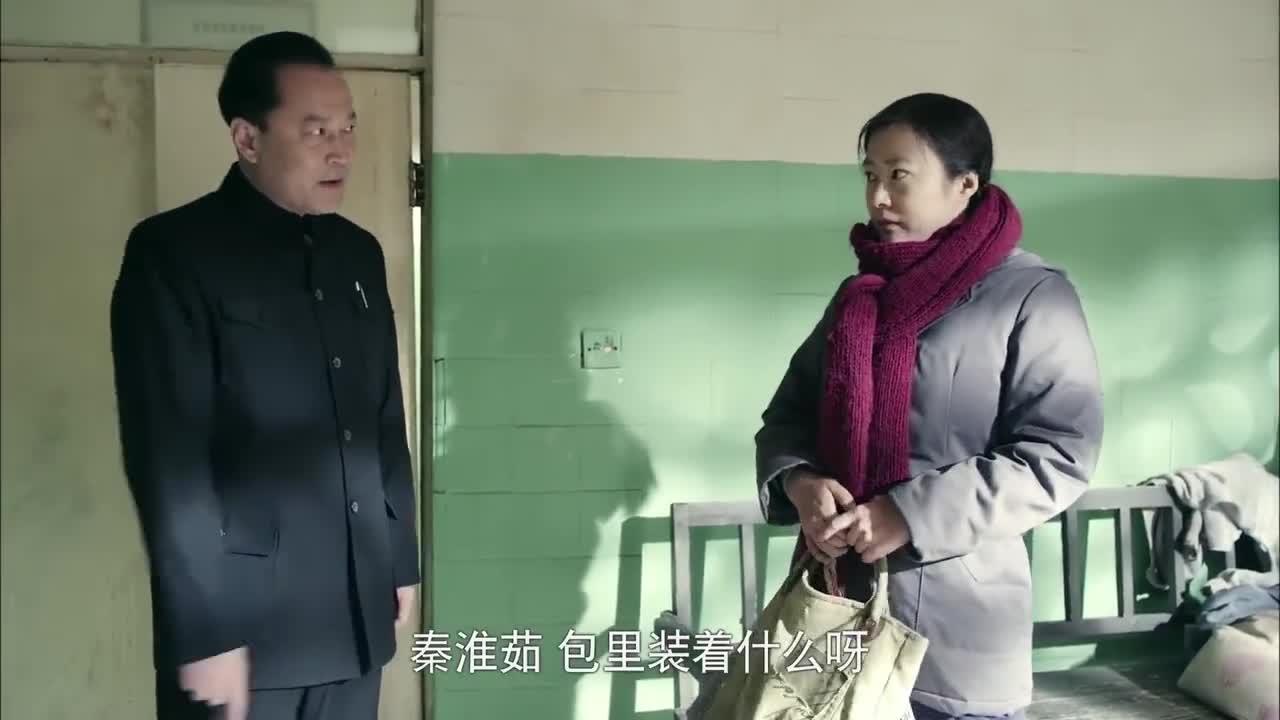 情满四合院:副厂长带秦淮茹来库房,谁料傻柱破门而入,一顿暴打