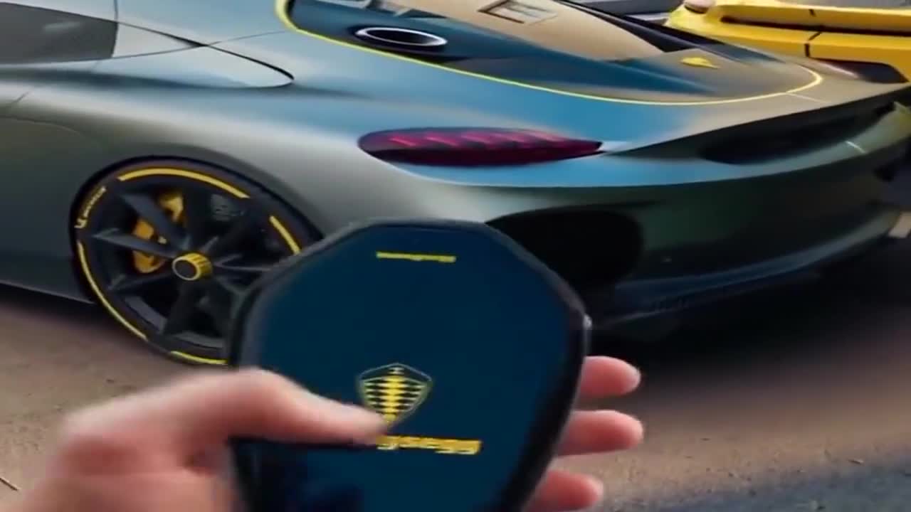 科尼塞克的钥匙,还可以用来打电话!