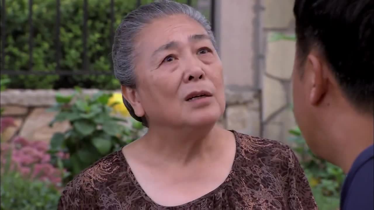 麻辣芳邻老杨擀皮奶奶包饺配合默契啊