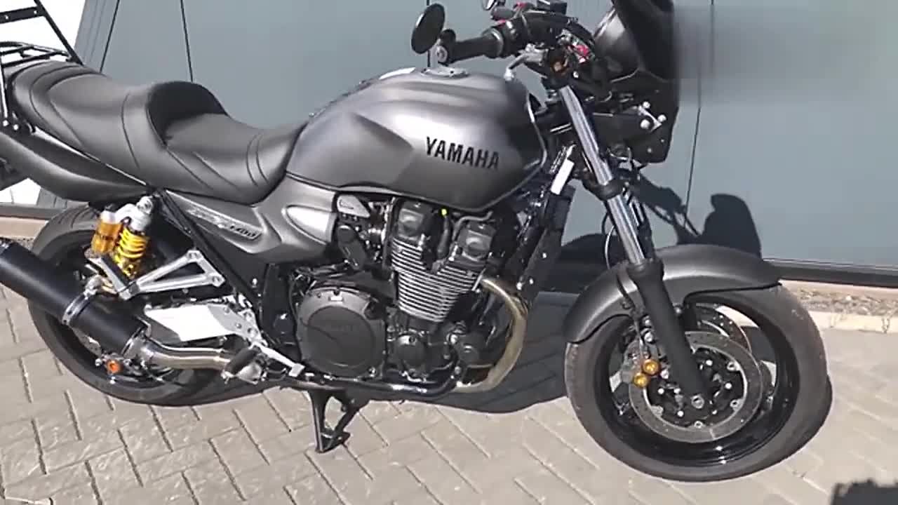 雅马哈重机xjr1300实车展示听听大排量四缸的声浪吧