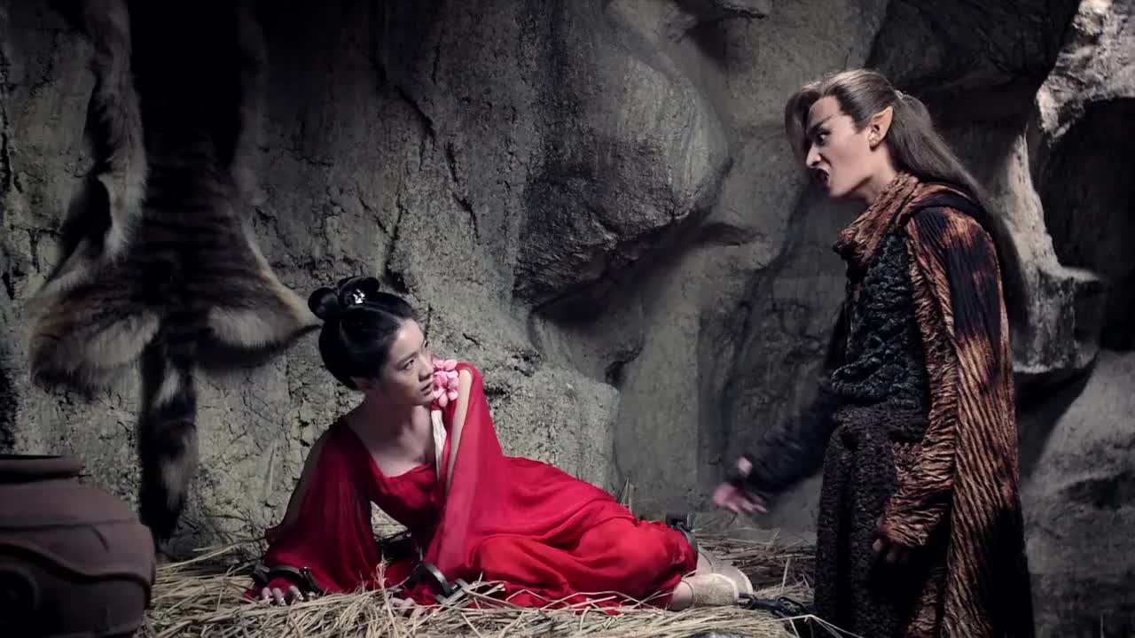 青丘狐传说狼妖决定放了红亭让自己的狼崽子追杀她