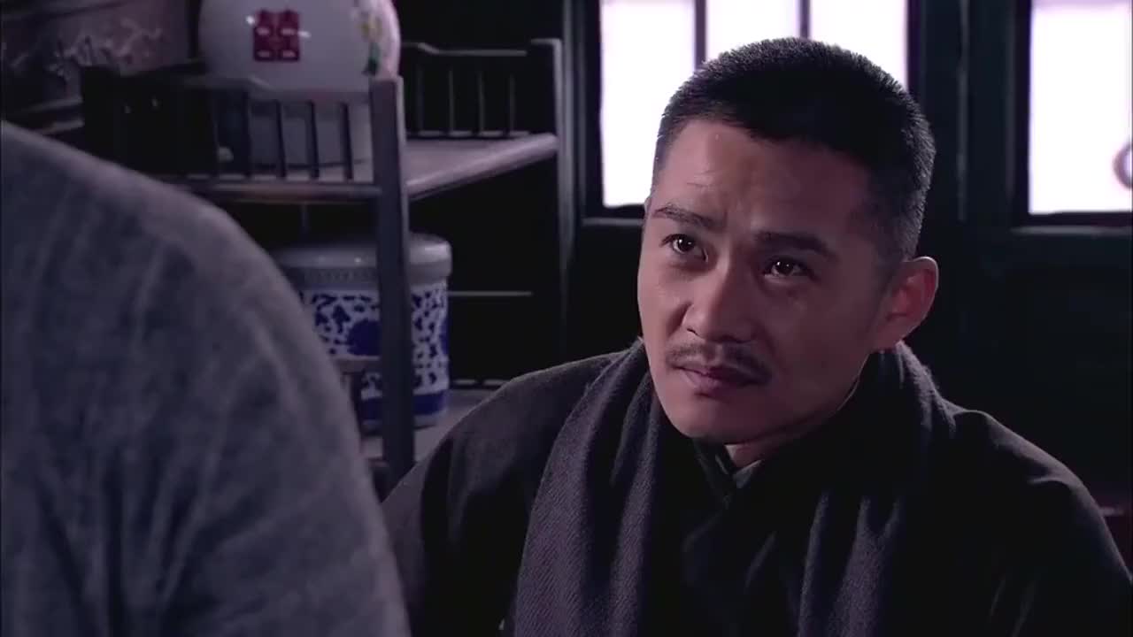 箭在弦上父子俩到面馆吃面打听徐姐家姐妹被人盯上