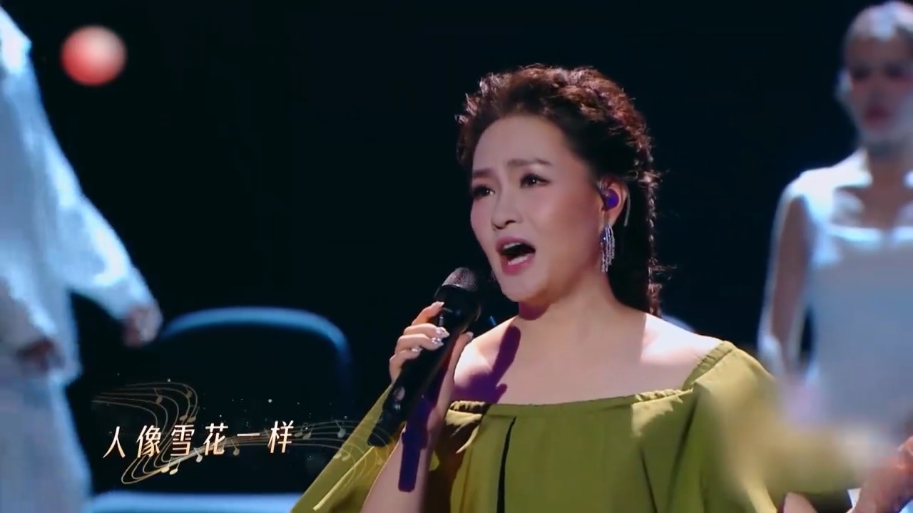 雷佳《人世间》诠释平凡人的故事，开嗓一瞬间泪目丨影视音乐盛典