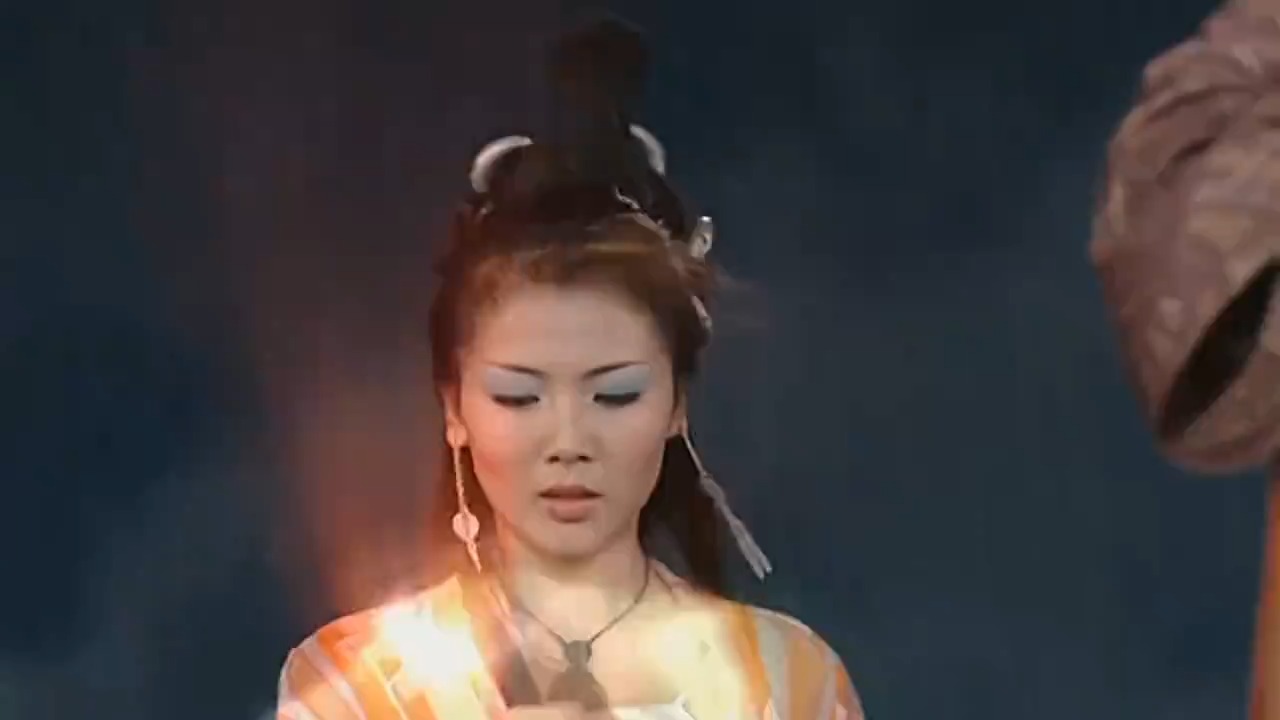 美女春天演唱《千年等一回》，经典影视歌曲，越听越有味！