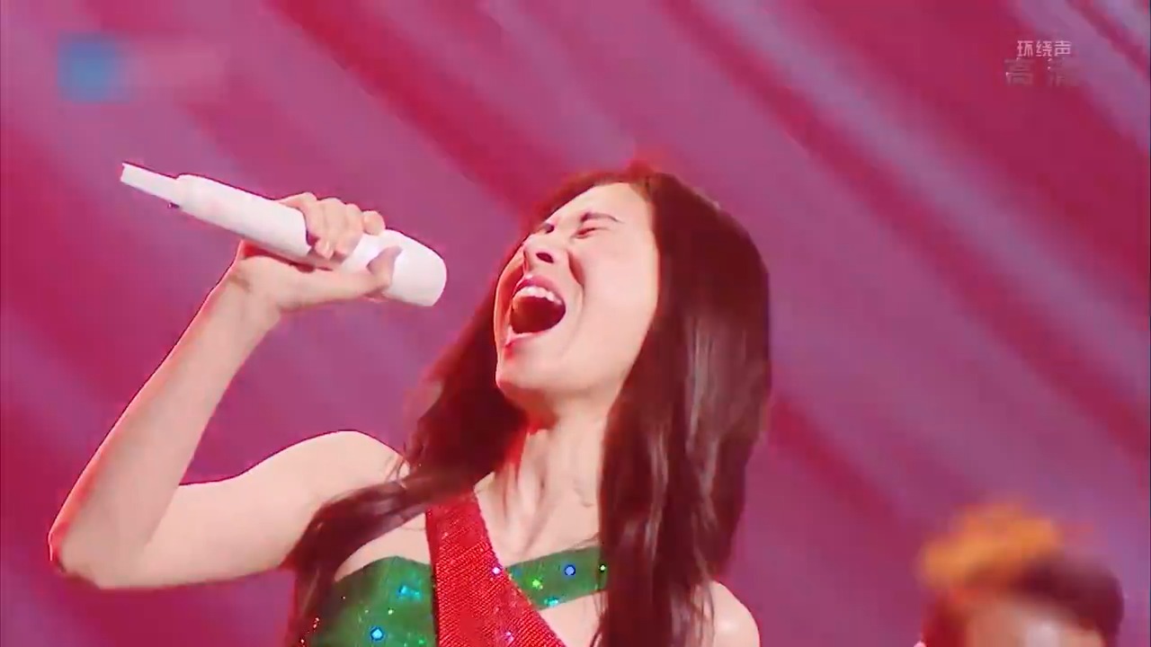 周晓鸥张碧晨《我还年轻我还年轻》爆发力满点，萧敬腾当场被圈粉