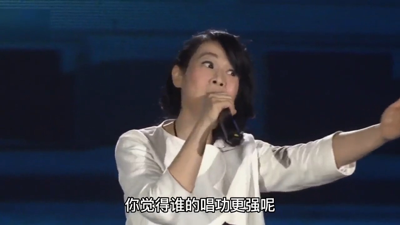 刘若英万万没想到，网红菲儿竟敢与她同唱这首歌，一开口差距立显