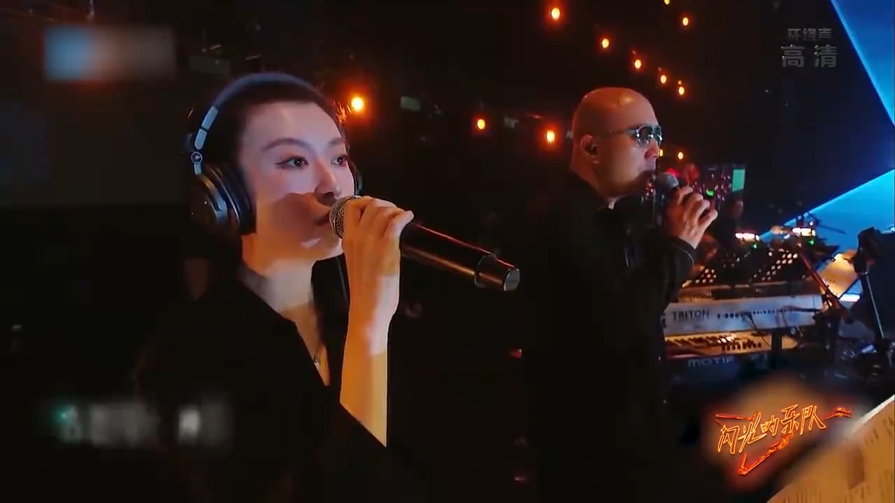 杨坤唱《梦里花》音色绝了，氛围感拉满，颤音颤到人心里丨乐队