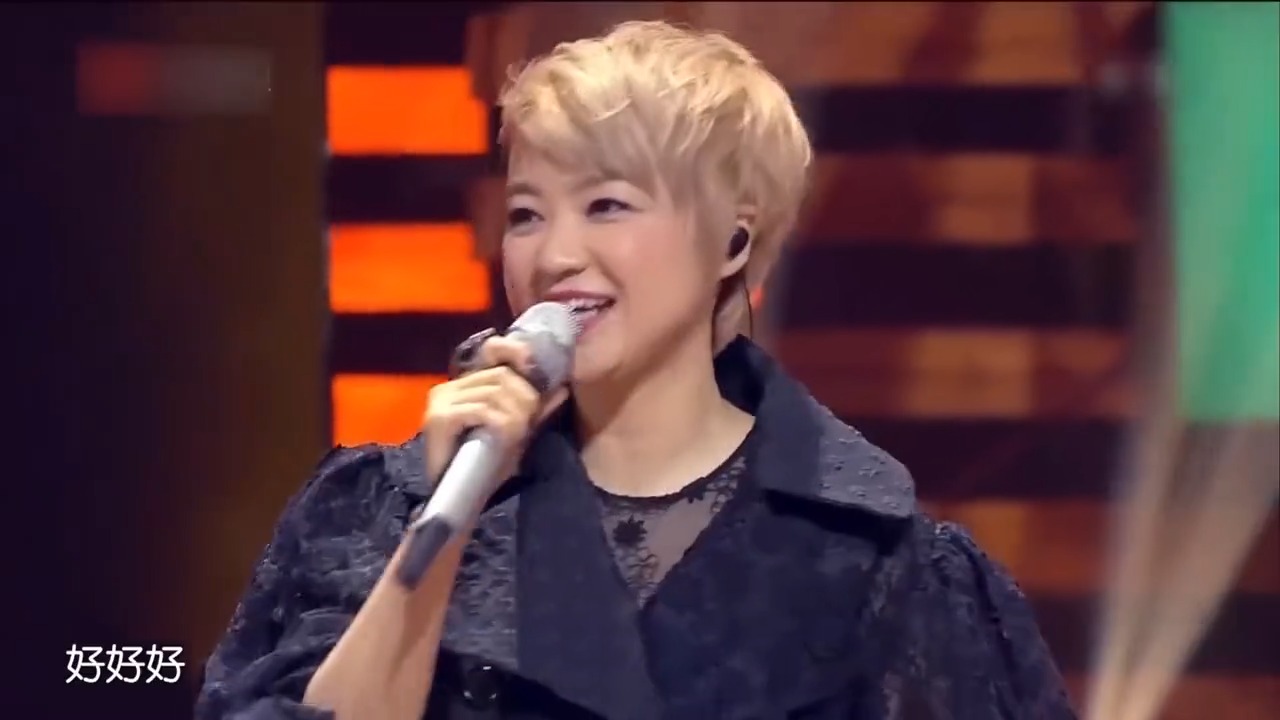 陈慧娴现场唱《千千阙歌》，开口让人沦陷，听一遍就沉醉其中